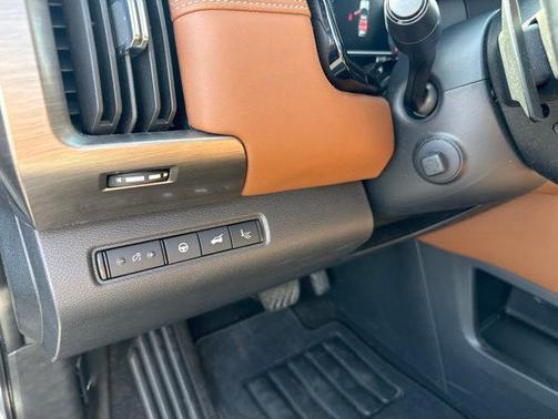 Boulder Gray Pearl 2024 Nissan Pathfinder Platinum 4WD