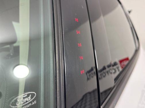 Oxford White 2020 Ford Escape SE