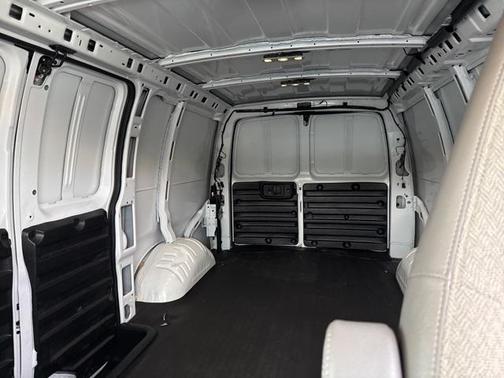 2024 GMC Savana 2500 Work Van