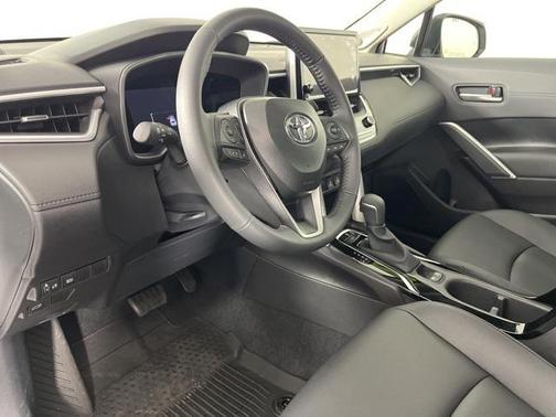 2025 Toyota Corolla Cross XLE