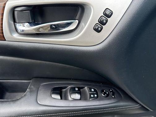 2017 Nissan Pathfinder Platinum