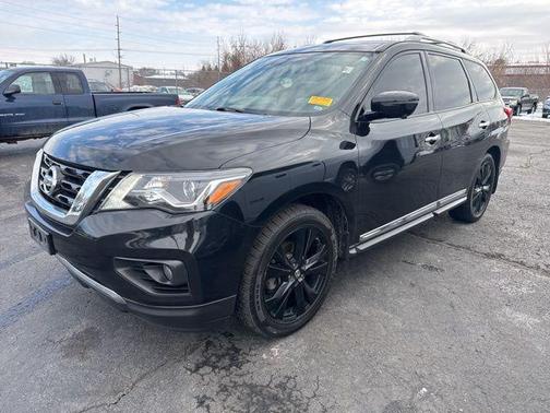 2017 Nissan Pathfinder Platinum