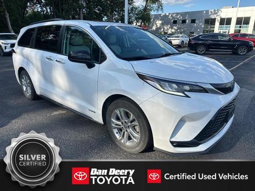2021 Toyota Sienna XSE 7 Passenger