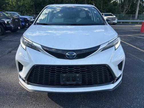 2021 Toyota Sienna XSE 7 Passenger