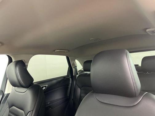 Rapid Red Metallic Tinted Clearcoat 2021 Ford Edge SEL