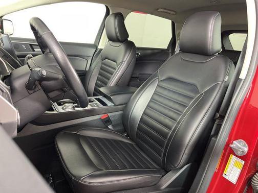 Rapid Red Metallic Tinted Clearcoat 2021 Ford Edge SEL