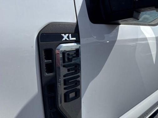 Oxford White 2024 Ford F-350 XL