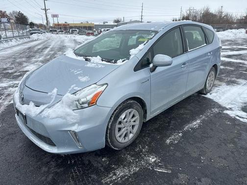 2014 Toyota Prius v Two
