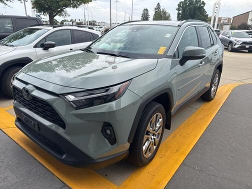 2022 Toyota RAV4 XLE Premium