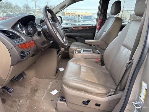 2015 Chrysler Town & Country Touring