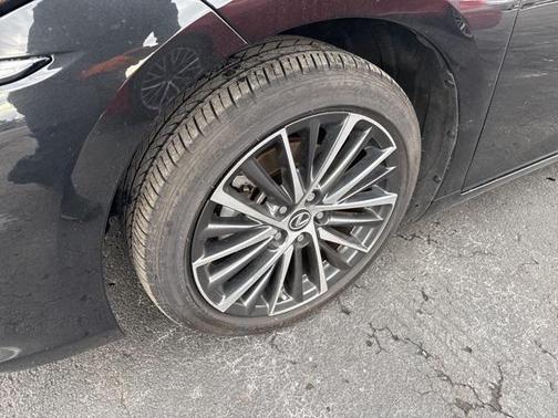 2023 Lexus ES 300h Base