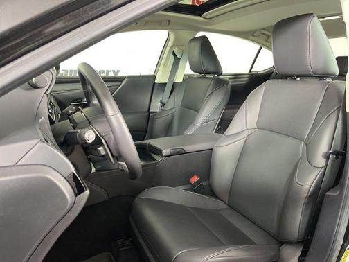 2023 Lexus ES 300h Base