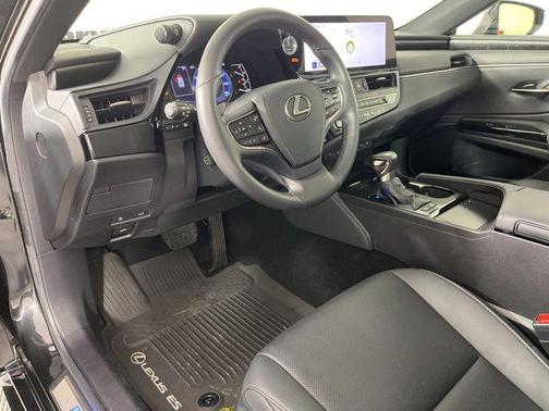 2023 Lexus ES 300h Base