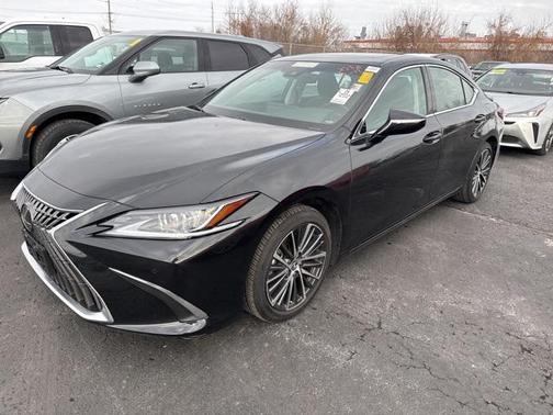 2023 Lexus ES 300h Base