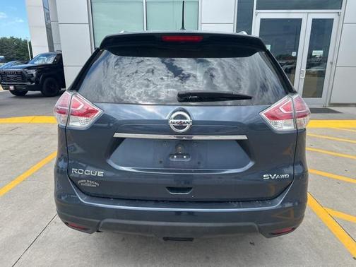 2016 Nissan Rogue SV