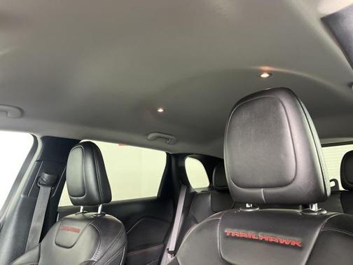 2020 Jeep Cherokee Trailhawk