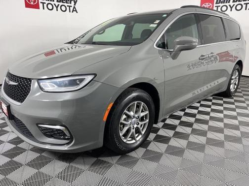 2022 Chrysler Pacifica Touring