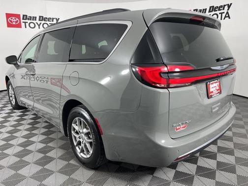 2022 Chrysler Pacifica Touring