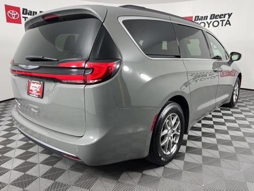 2022 Chrysler Pacifica Touring