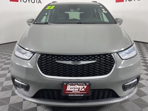 2022 Chrysler Pacifica Touring