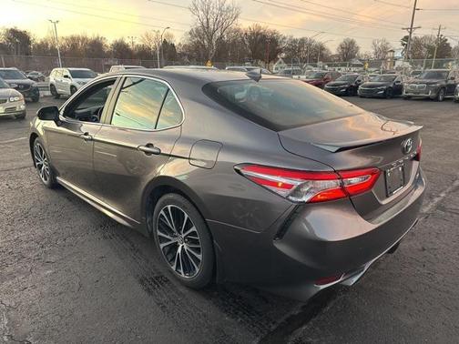 2020 Toyota Camry SE