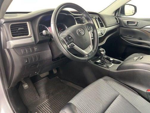 Silver Sky Metallic 2016 Toyota Highlander LE Plus