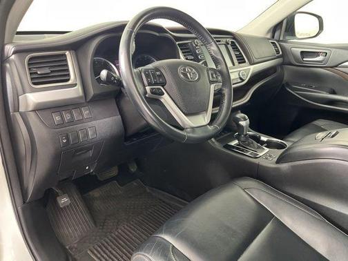 Blizzard Pearl 2018 Toyota Highlander XLE