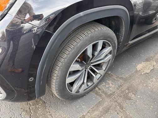 2023 Volkswagen Atlas Cross Sport 3.6L V6 SEL Premium R-Line