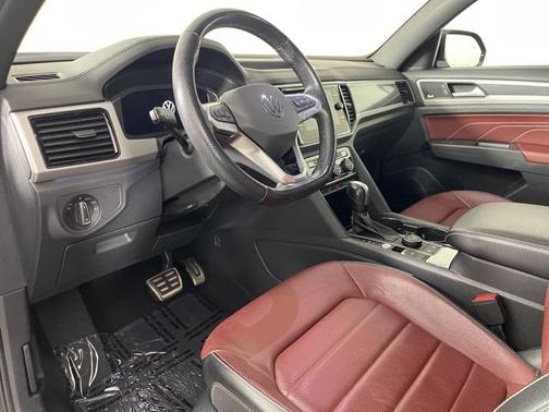 2023 Volkswagen Atlas Cross Sport 3.6L V6 SEL Premium R-Line