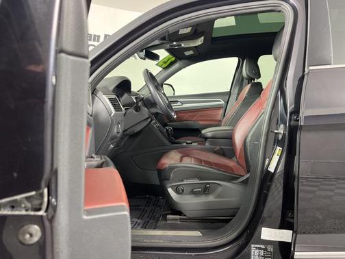 2023 Volkswagen Atlas Cross Sport 3.6L V6 SEL Premium R-Line