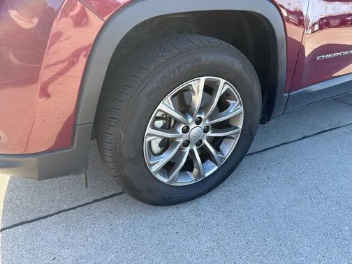 Velvet Red Pearlcoat 2021 Jeep Cherokee Latitude Lux