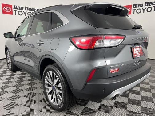 2022 Ford Escape Titanium