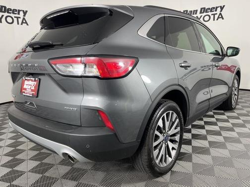 2022 Ford Escape Titanium