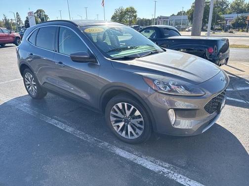 2022 Ford Escape Titanium