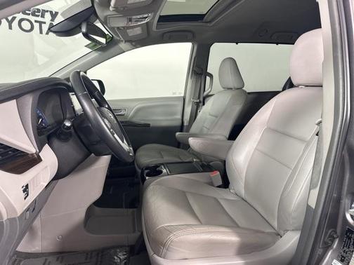 2019 Toyota Sienna XLE