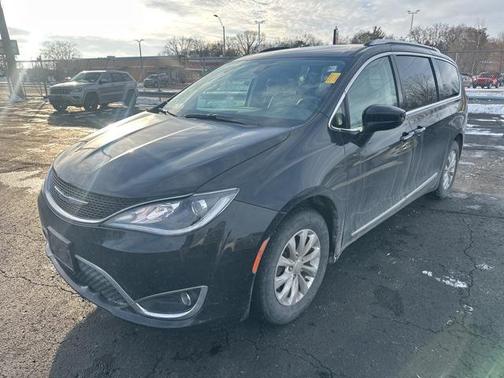 2018 Chrysler Pacifica Touring-L