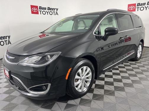 2018 Chrysler Pacifica Touring-L