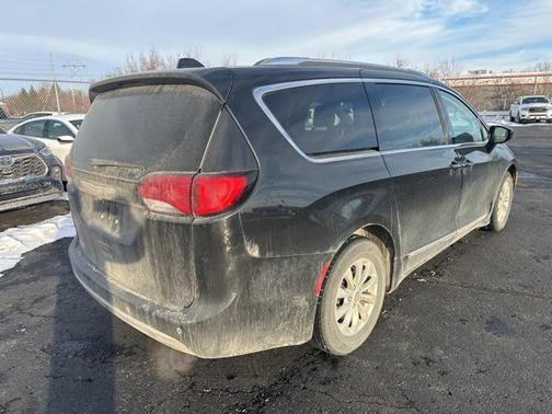 2018 Chrysler Pacifica Touring-L