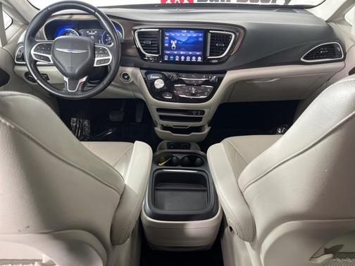 2018 Chrysler Pacifica Touring-L