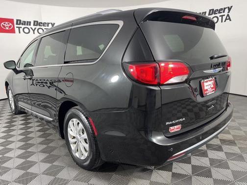 2018 Chrysler Pacifica Touring-L