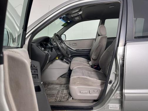 2001 Toyota Highlander Base