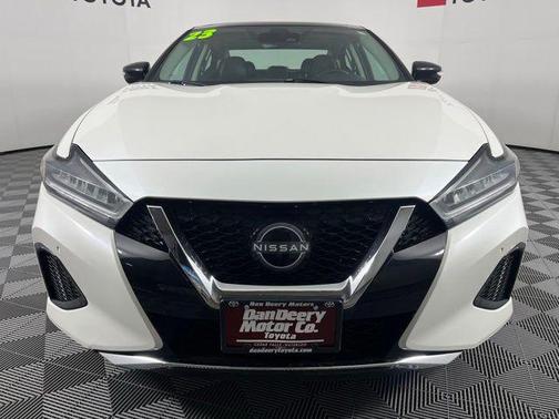 Pearl White TriCoat 2023 Nissan Maxima SL