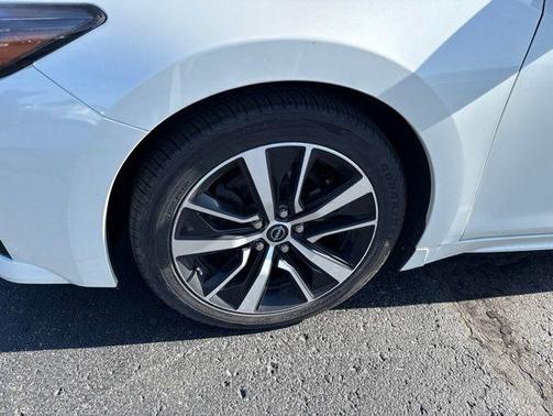 Pearl White TriCoat 2023 Nissan Maxima SL