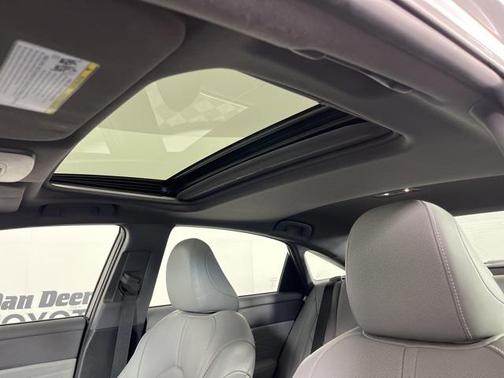 2019 Toyota Avalon Hybrid Limited