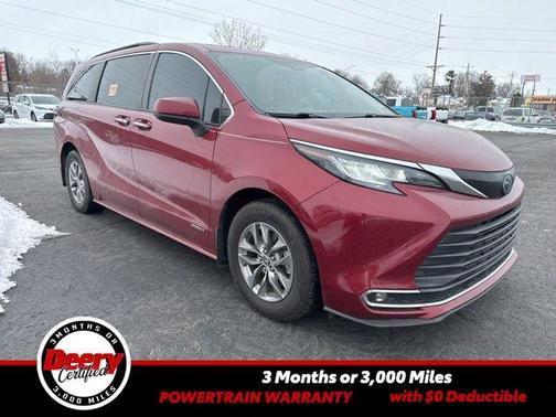 2021 Toyota Sienna XLE 8 Passenger