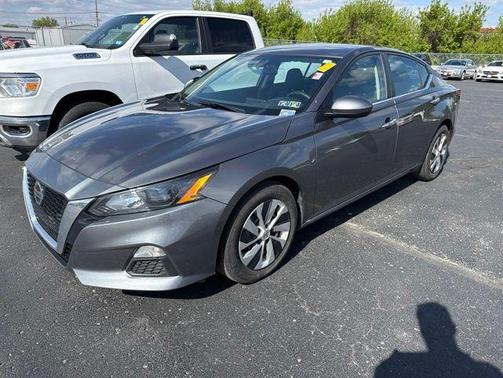 Gun Metallic 2022 Nissan Altima S FWD