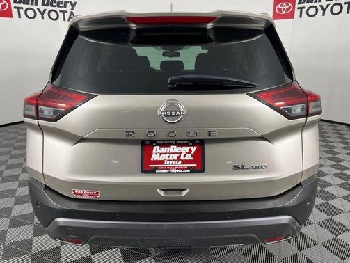 Champagne Silver Metallic 2023 Nissan Rogue SL