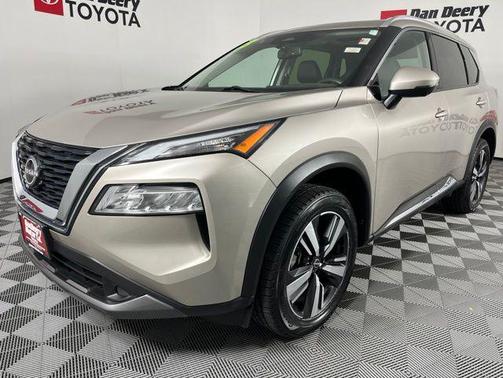Champagne Silver Metallic 2023 Nissan Rogue SL