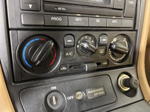 1999 Mazda MX-5 Miata Leather Pkg