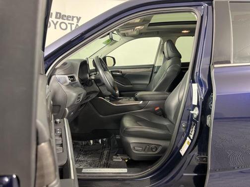 2021 Toyota Highlander Hybrid Platinum